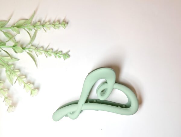 Heartfelt Claws 🤍 GUM LEAF