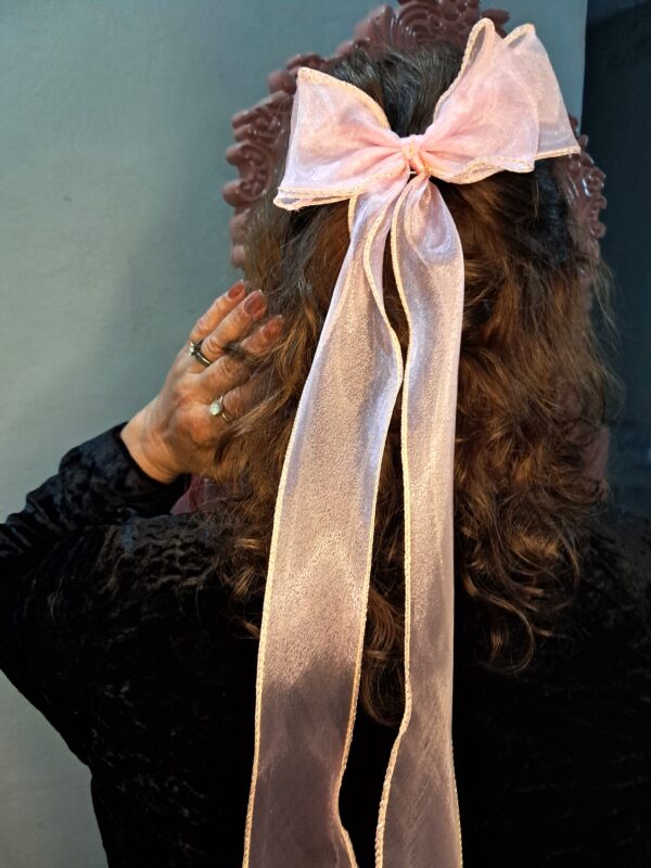 Soft Blossom Tissue Bow