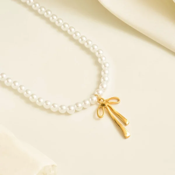 French Retro Bow Pearl Necklace (18k Gold Plated) - Image 2