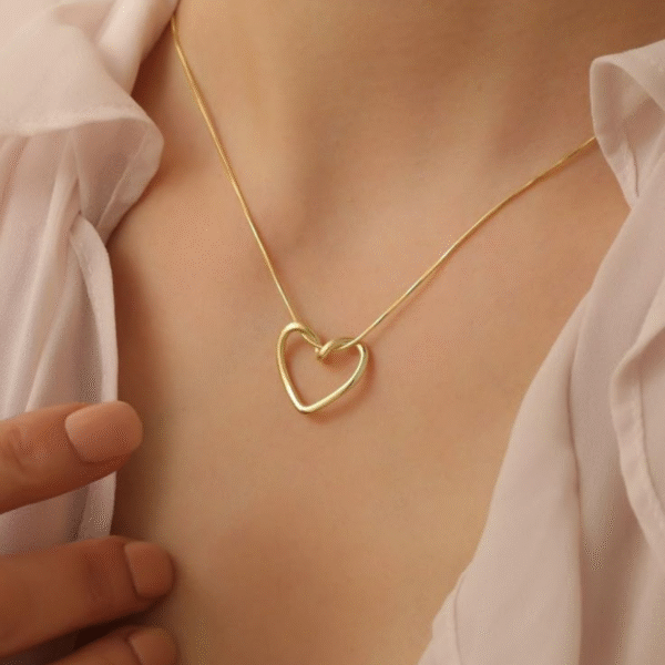 Hollow Out Heart necklace(18k Gold Plated)