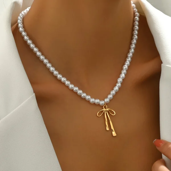 French Retro Bow Pearl Necklace (18k Gold Plated) - Image 3