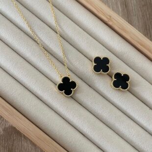 Clover Stainless Set