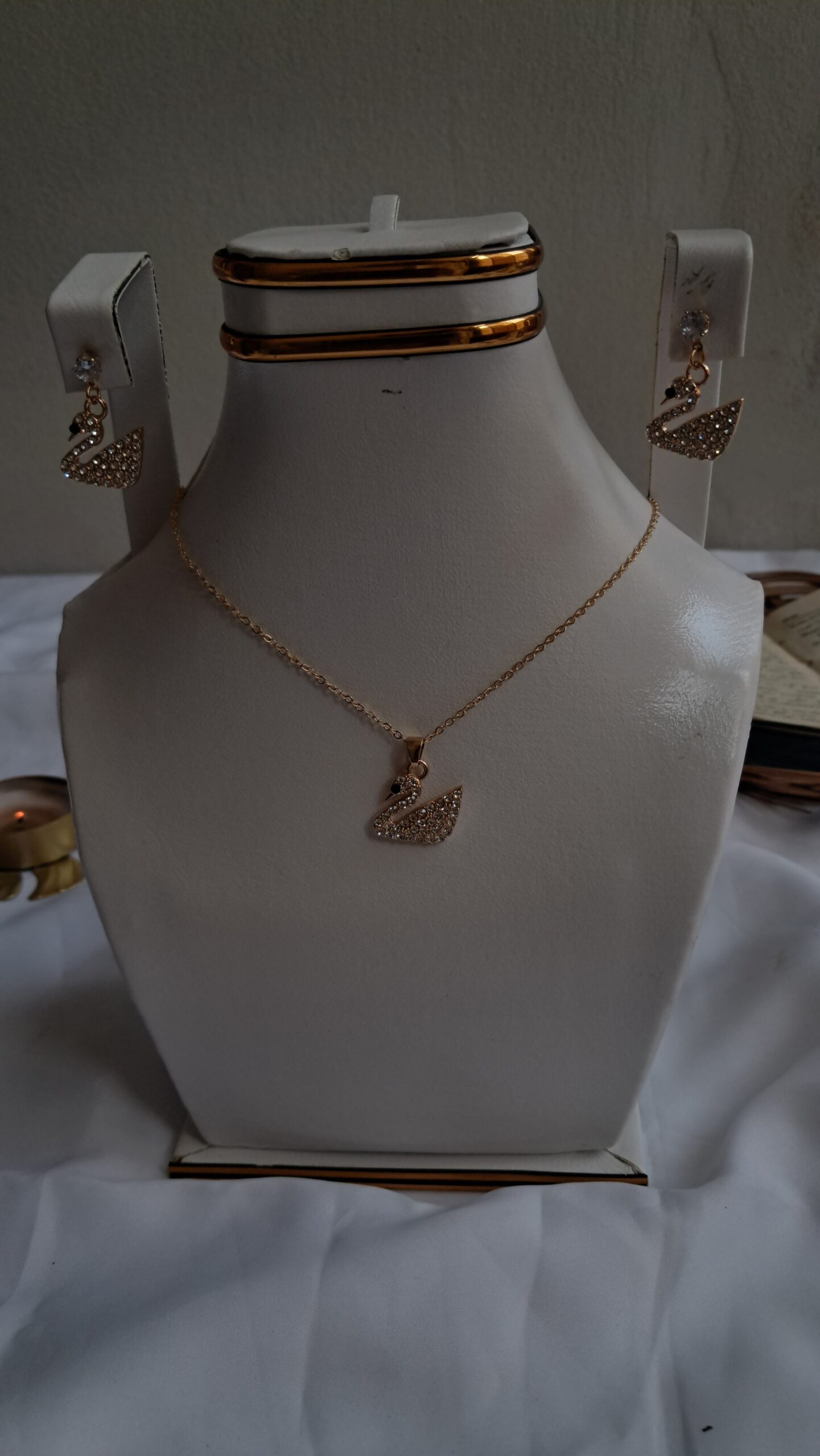 Golden Swan Set - Image 2