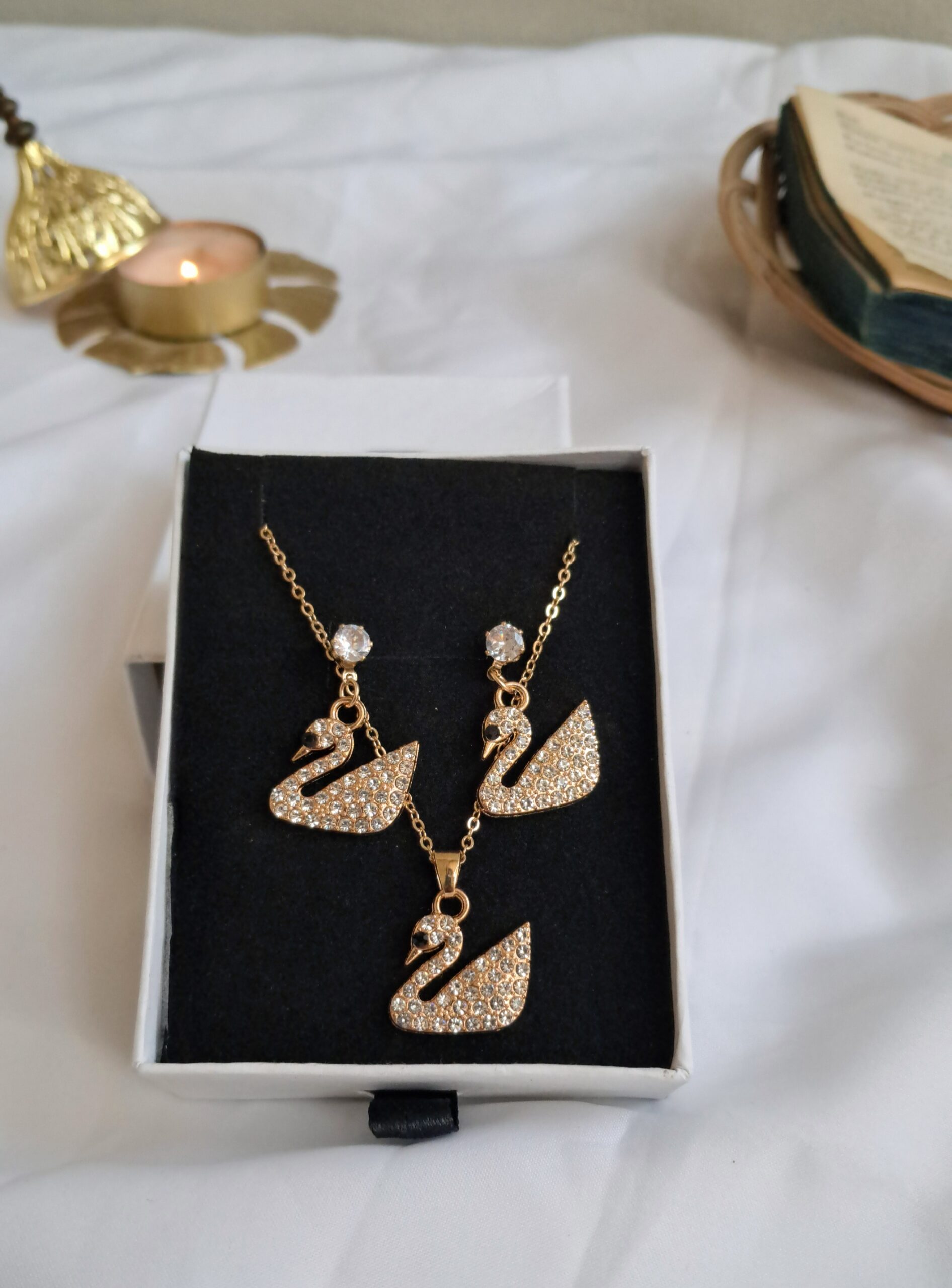 Golden Swan Set - Image 3