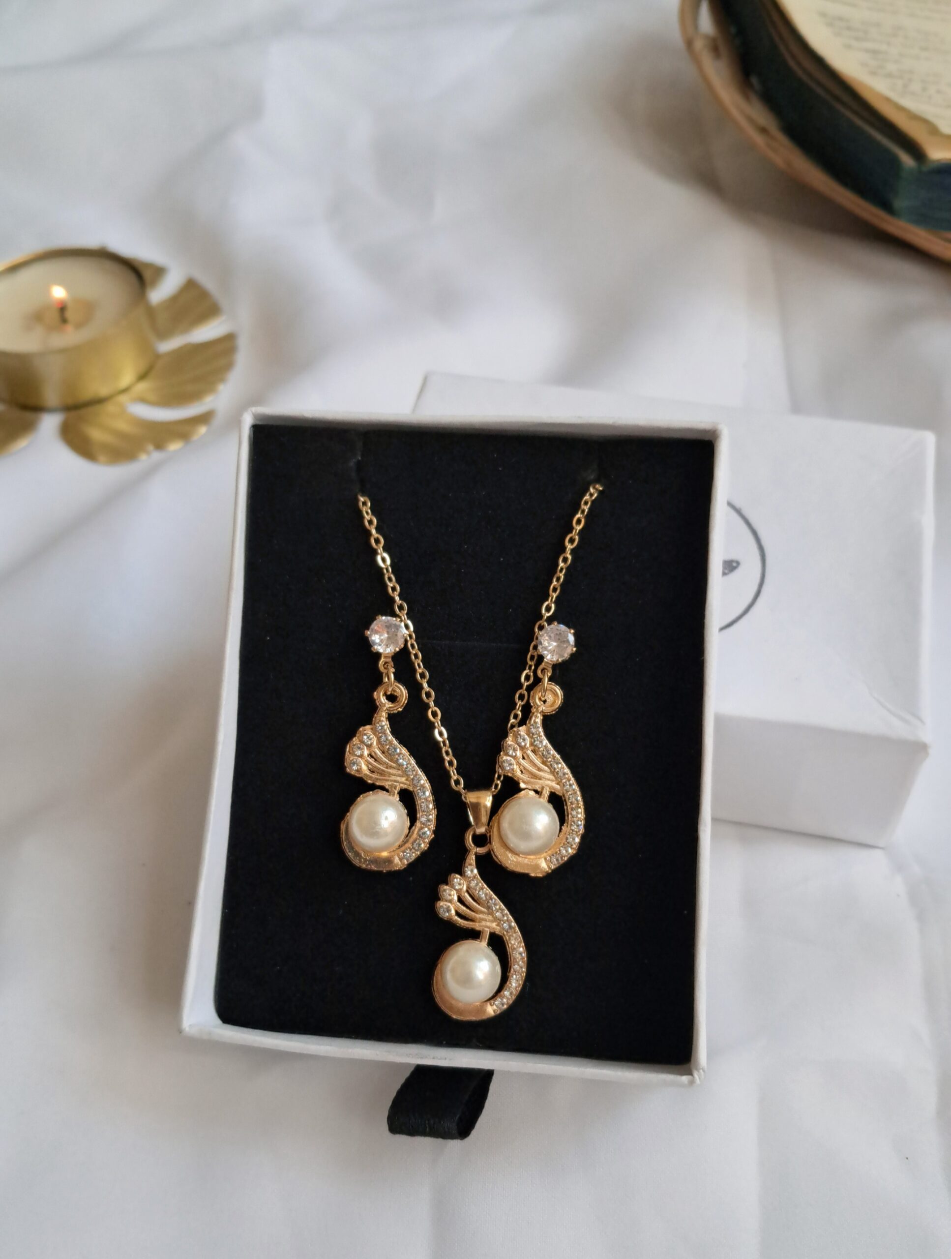 Swan Pearl Set - Image 2