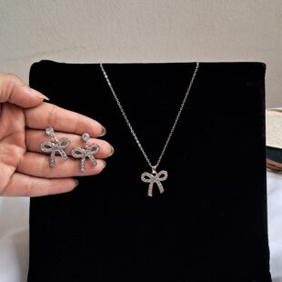 Rhinestone-encrusted Bow Set