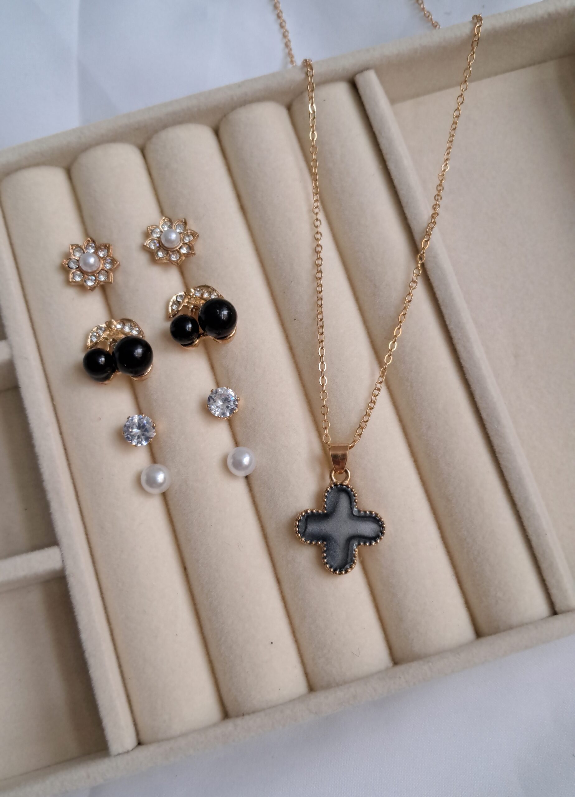 z Onyx Clover Set 🖤