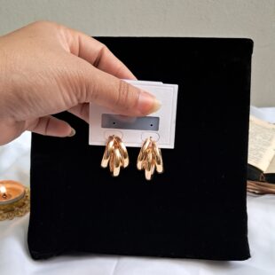 Trending Hoop Earrings Golden💛