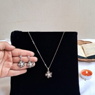 Iconic Magnolia Floral Set