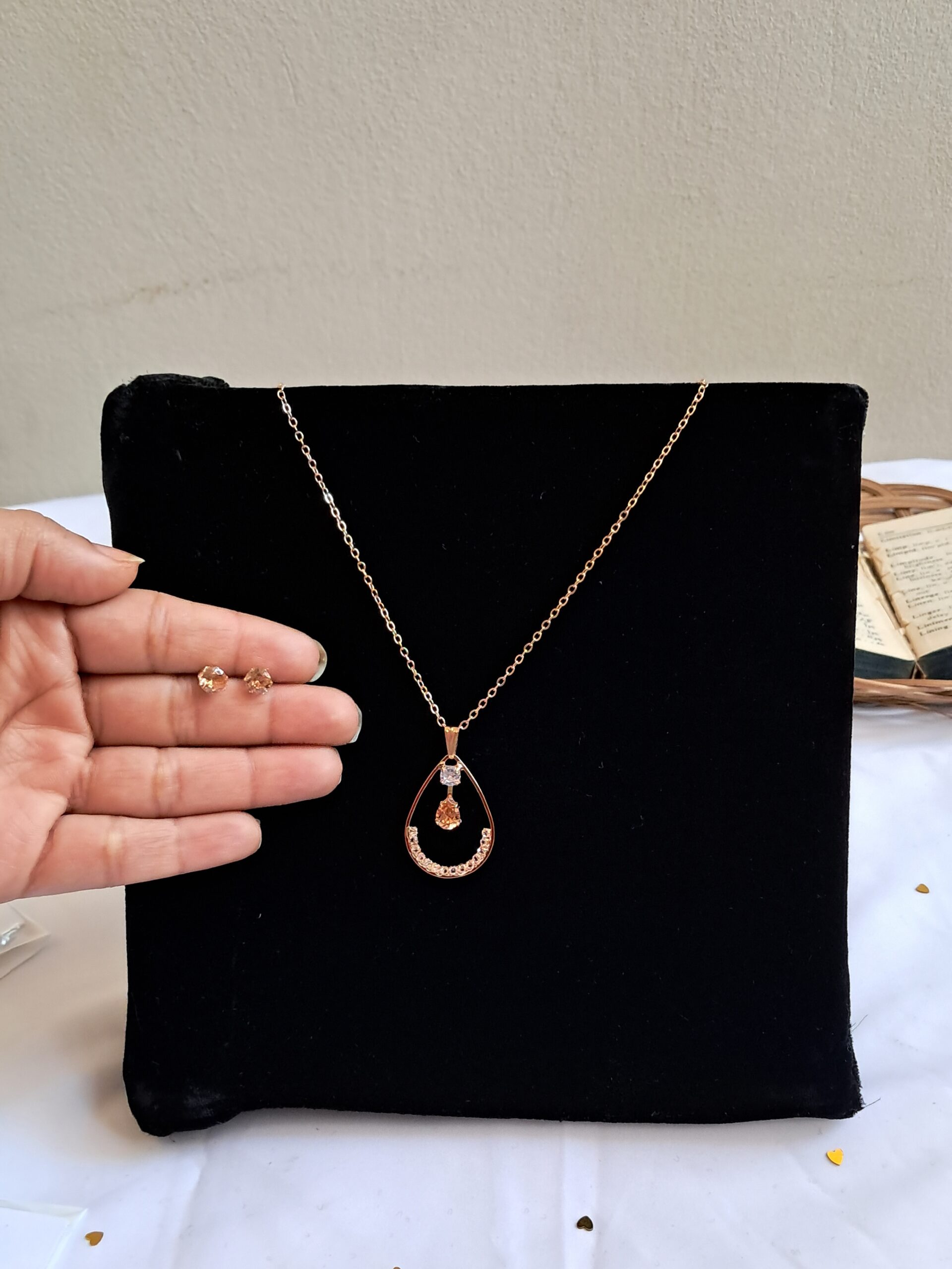 Caramel Teardrop Gold Halo Set