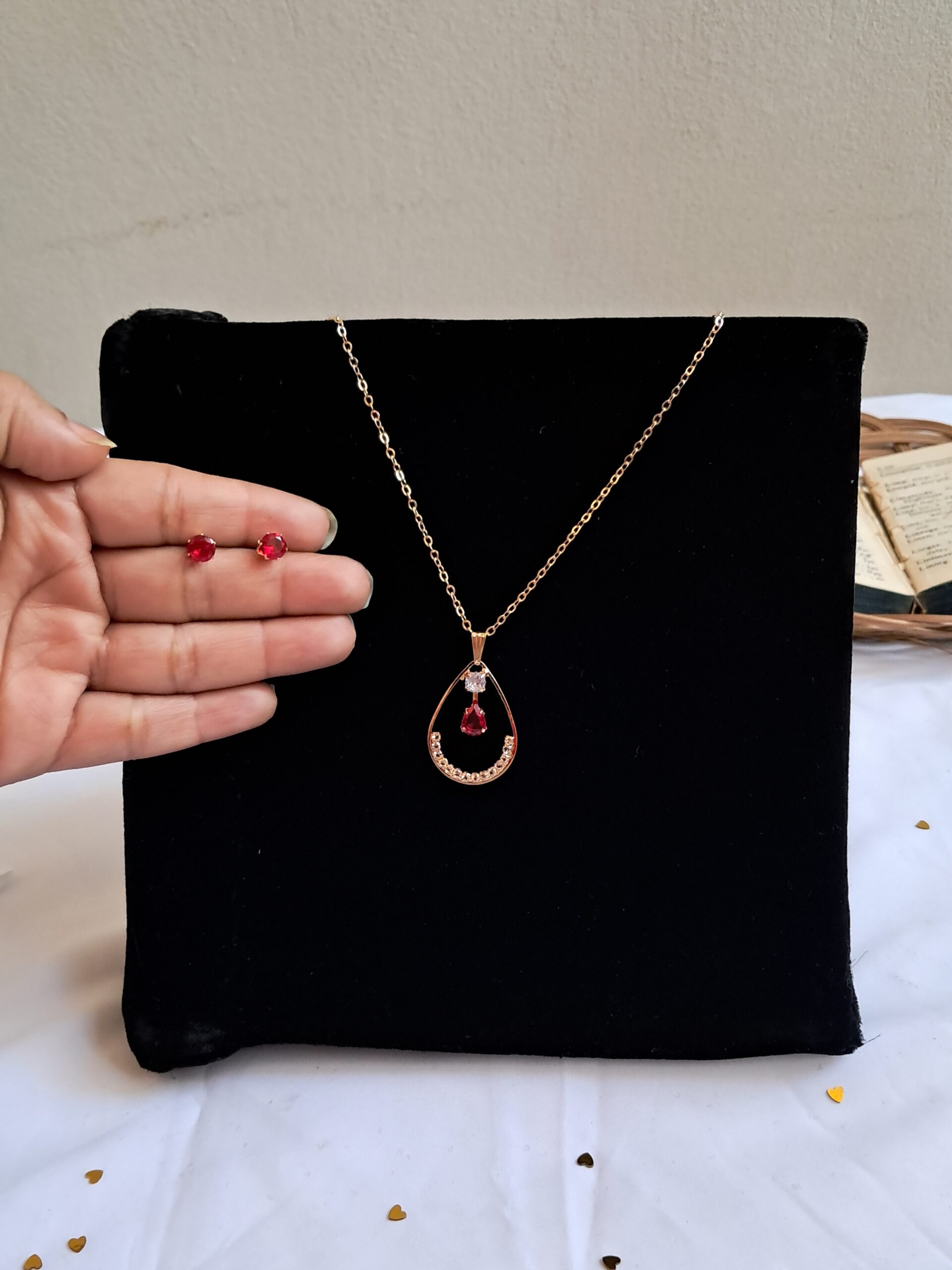 aRed Teardrop Gold Halo Set - Image 3