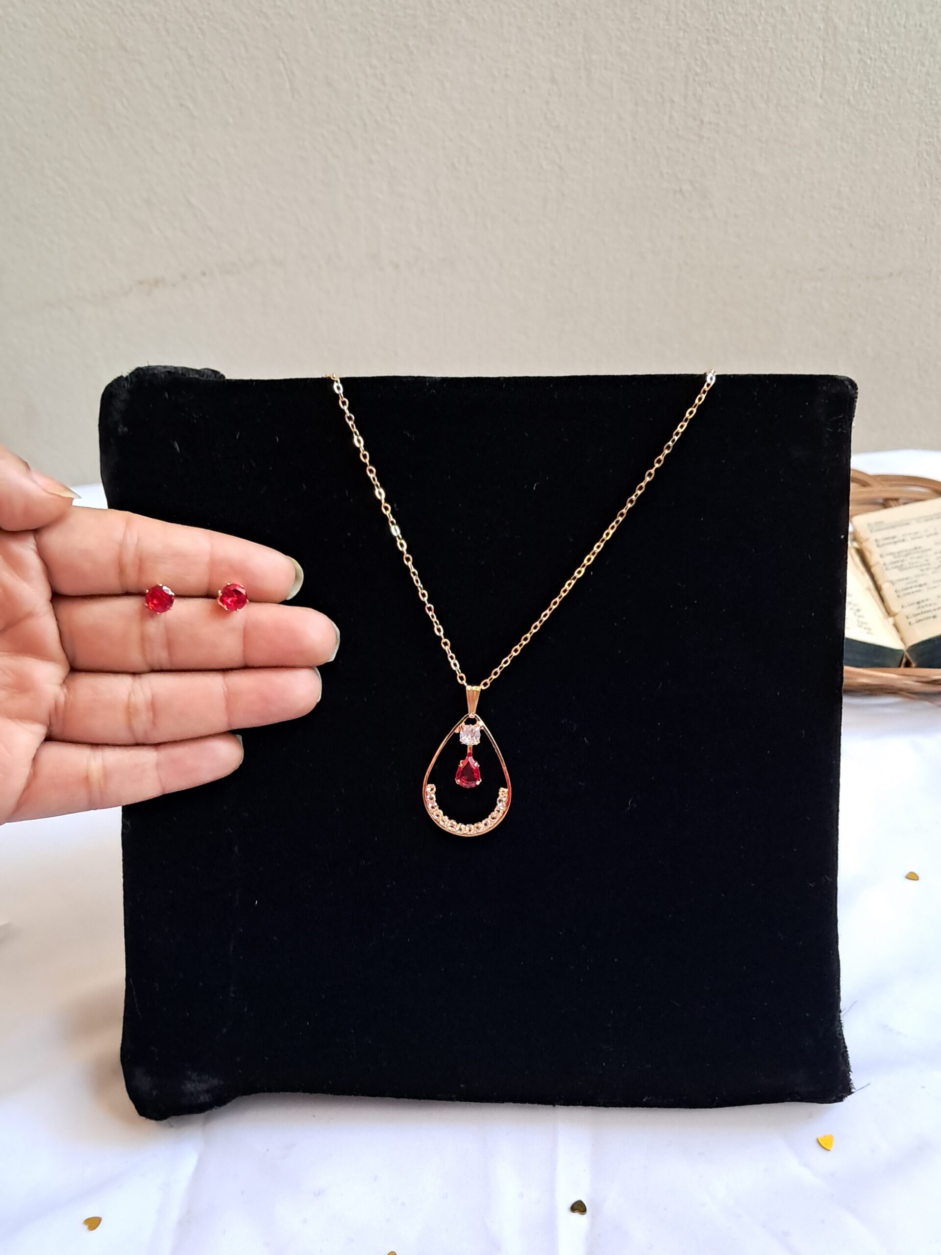 aRed Teardrop Gold Halo Set - Image 2