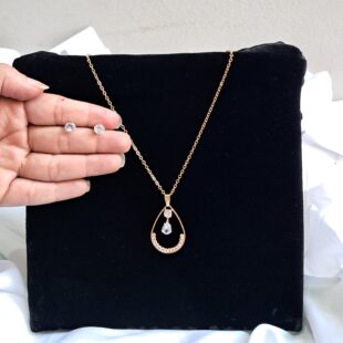 Crystal Teardrop Gold Halo Set
