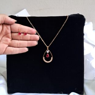 aRed Teardrop Gold Halo Set