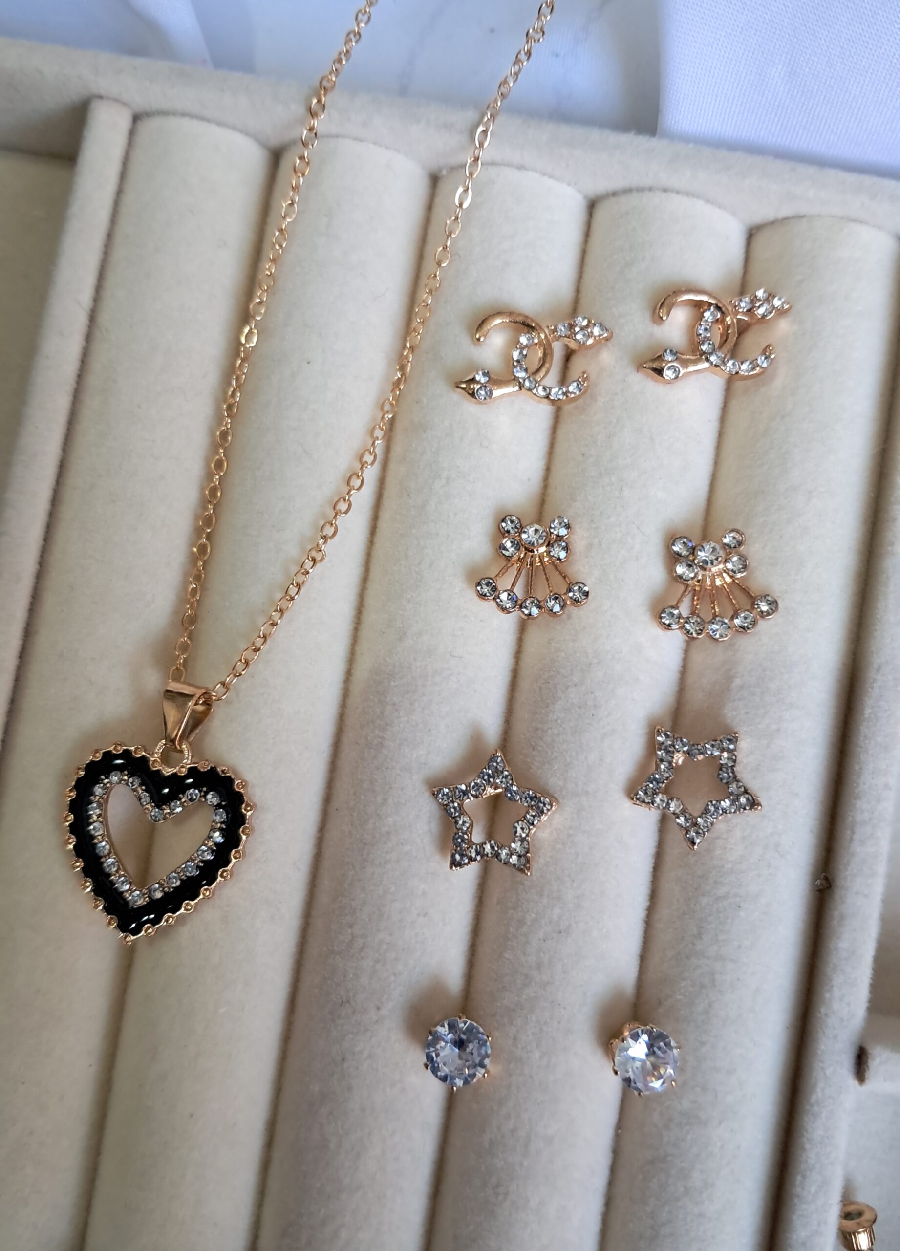 aHeart Set💖(Necklace + 4 Pairs Earrings) - Image 2