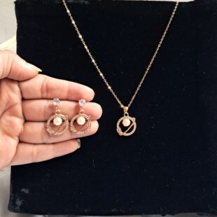 Pearls & Rhinestone Accents Set 🤍✨