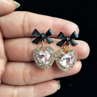 Pink Noir Bow Sparkle Heart Earrings🎀✨(Special Edition)
