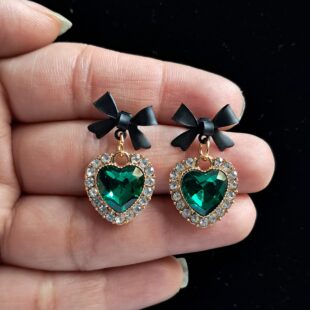 aGreen Noir Bow Sparkle Heart Earrings 💚🎀(Special Edition)