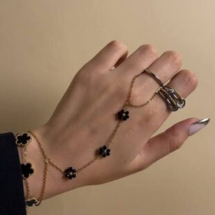 Black Daisy Finger Bracelet (18k Gold Plated)